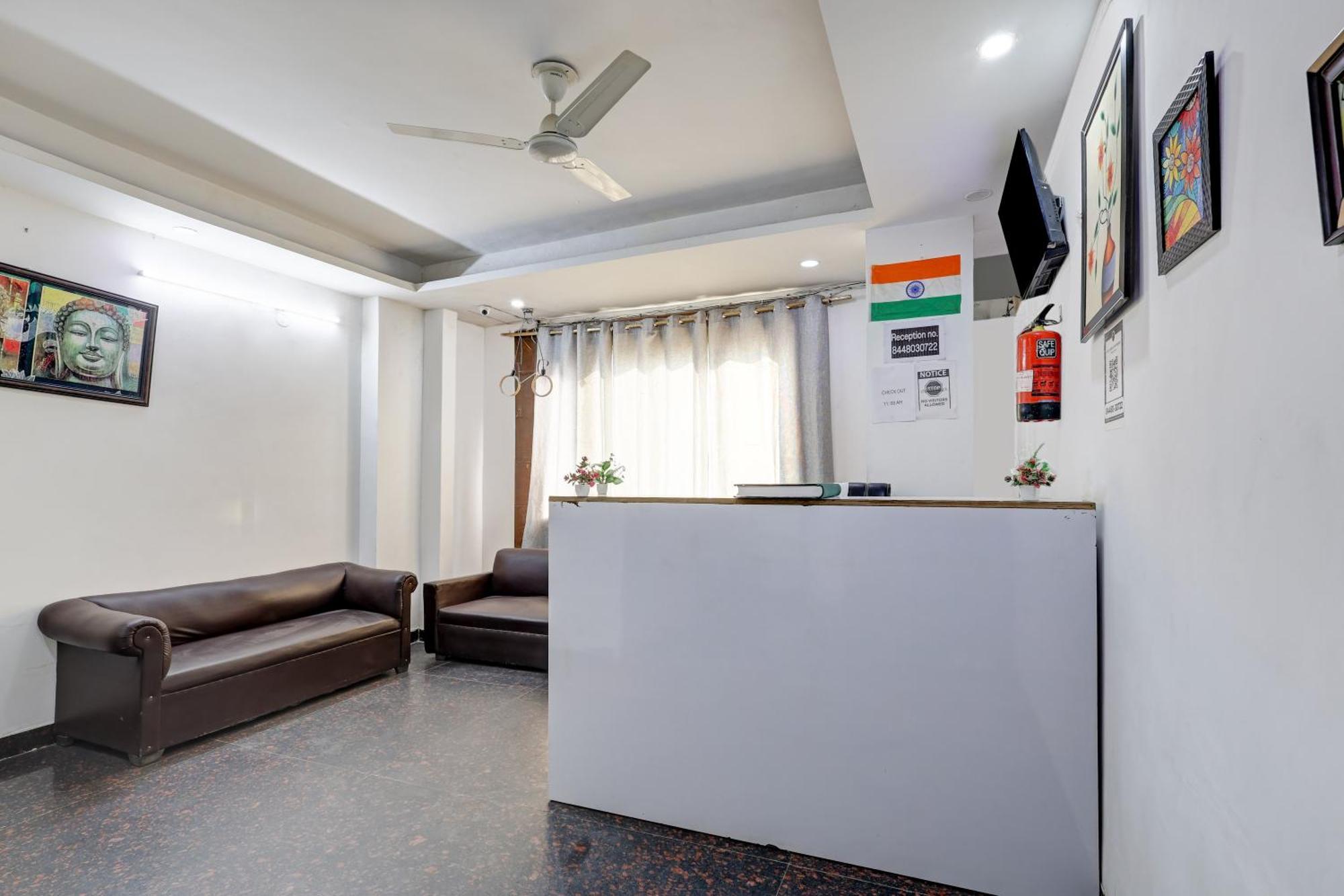 Hotel Aron By The Premium Villa Új-Delhi Kültér fotó